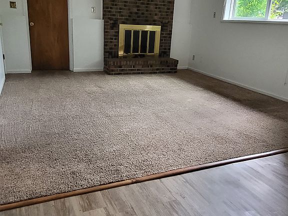3rd image of 1412 Ash Dr