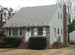 20 Frevert Pl, Hicksville, NY