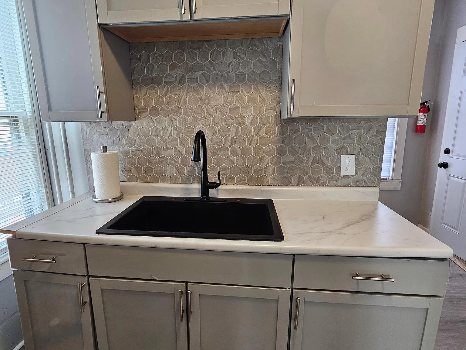 1 bed, 900 sqft, $1,000 — Photo 4
