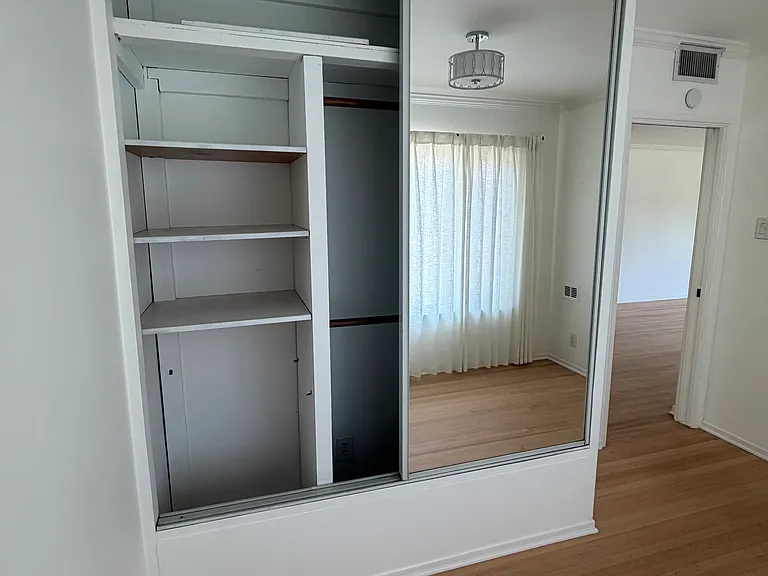 1221 S Curson Ave — Photo 33