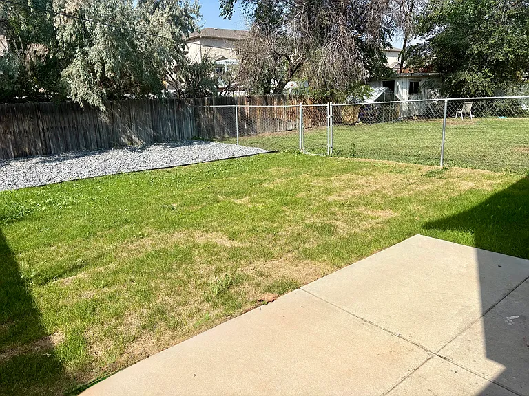 433 E Serenity Oak Ln #B — Photo 4