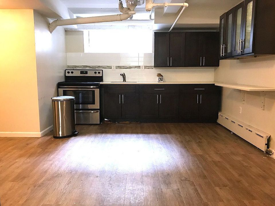 1st image of 20 Crooke Ave APT Bc