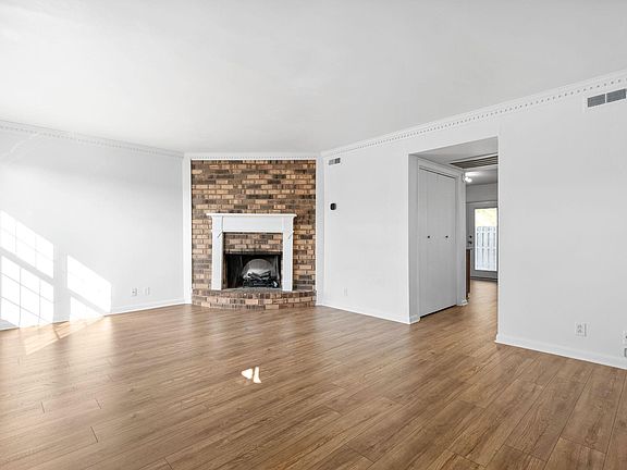 4th image of 5600 Country Dr APT 316