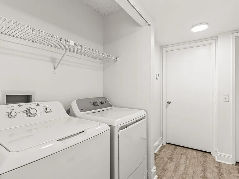 507 Meadows Cir — Photo 12