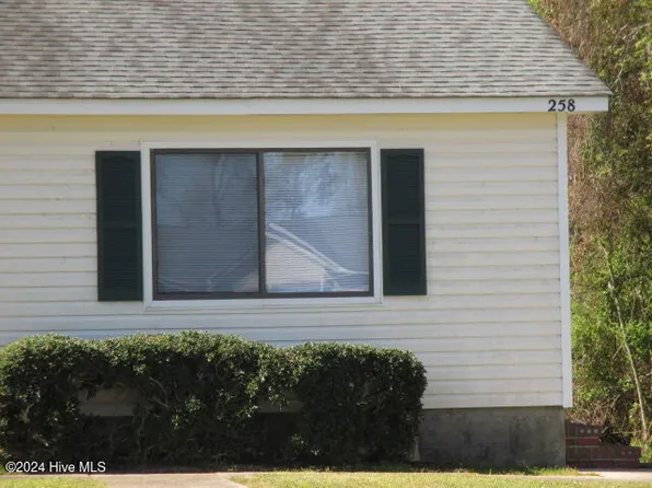 258 Easy St, Jacksonville, NC 28546