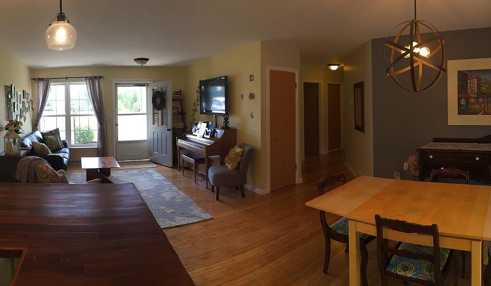1st image of 19 Oxford Dr