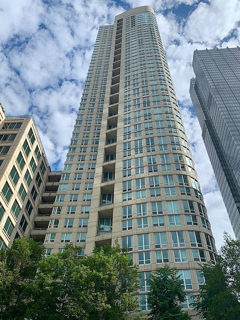 1st image of 345 N La Salle Dr APT 1806