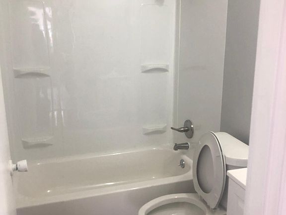 5th image of 4441 Fairfield Ave