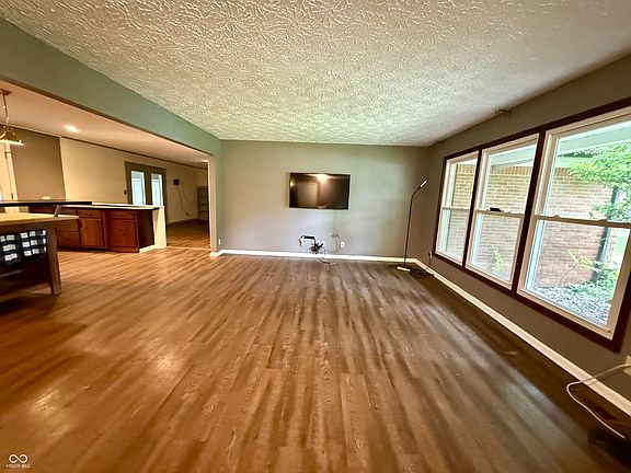 4th image of 2 Holmes Ct