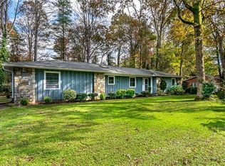 121 E Laurel Ln, Etowah, NC 28729