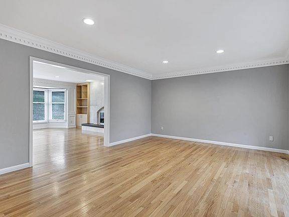 4th image of 212 Hibler Oaks Dr