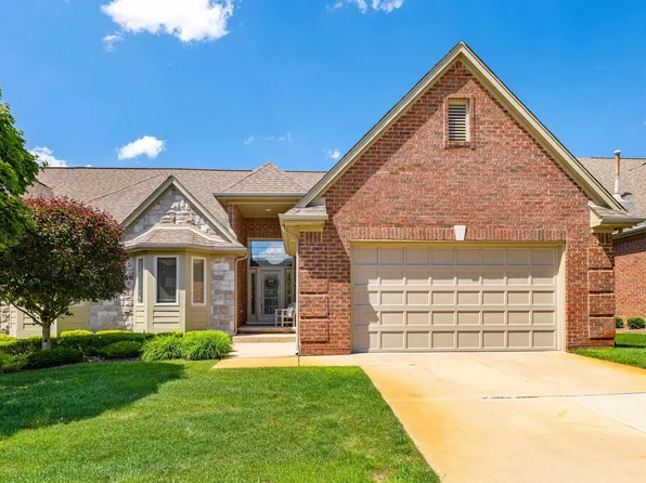 6211 Dana Rose Dr #8, Washington, MI 48094