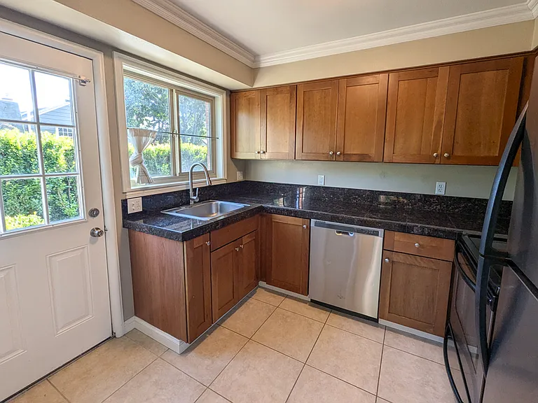 2515 SE 51st Ave #25 — Photo 8