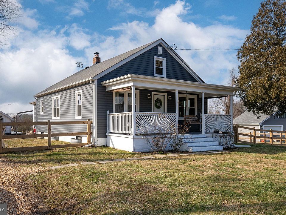 1st image of 8 Porter Ln