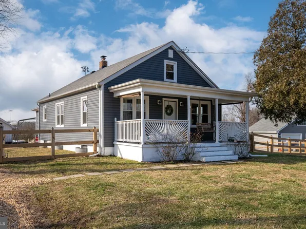 8 Porter Ln, Fredericksburg, VA 22405