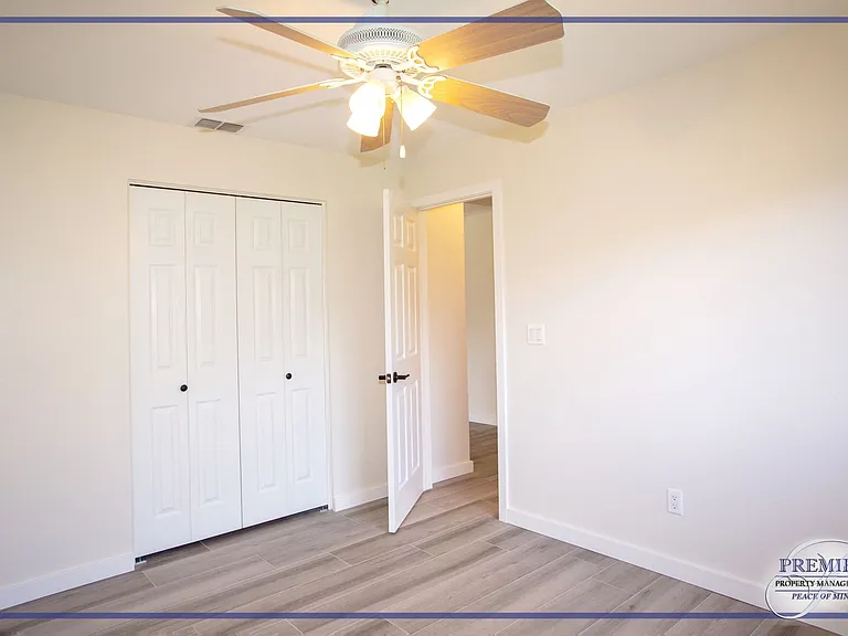 4053 Seaoats Ln — Photo 9