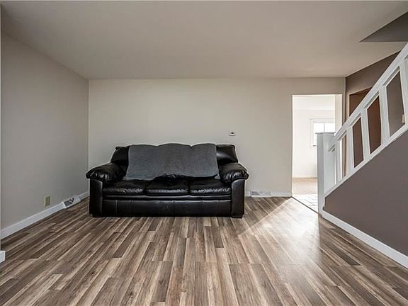 5th image of 200 Meade St