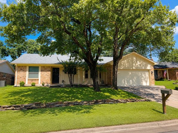 4110 Shamrock Dr, Arlington, TX 76016