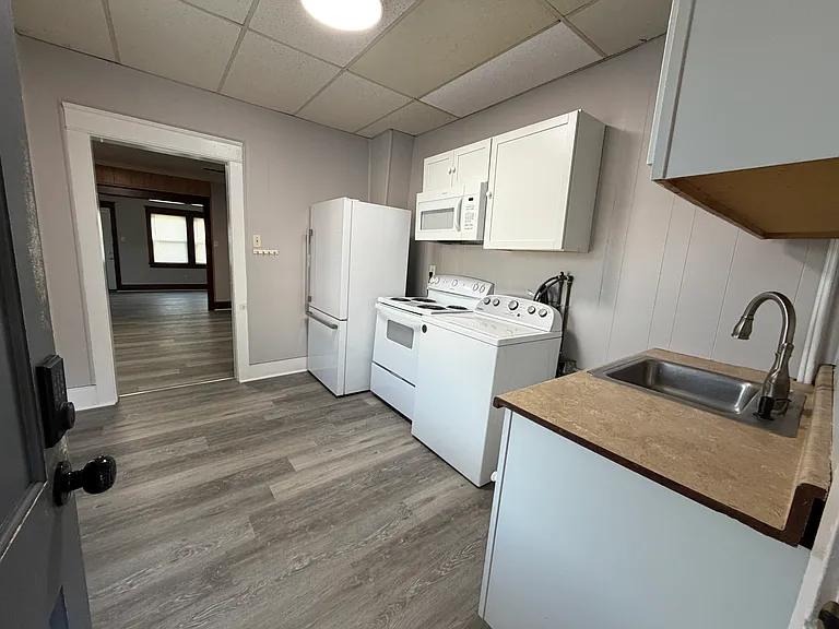 7 S Burhans Blvd — Photo 1