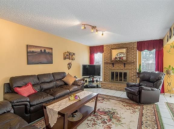 3rd image of 1610 Mosswood Cir