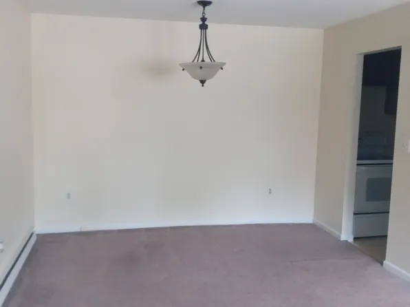(undisclosed Address), Manchester, CT 06040