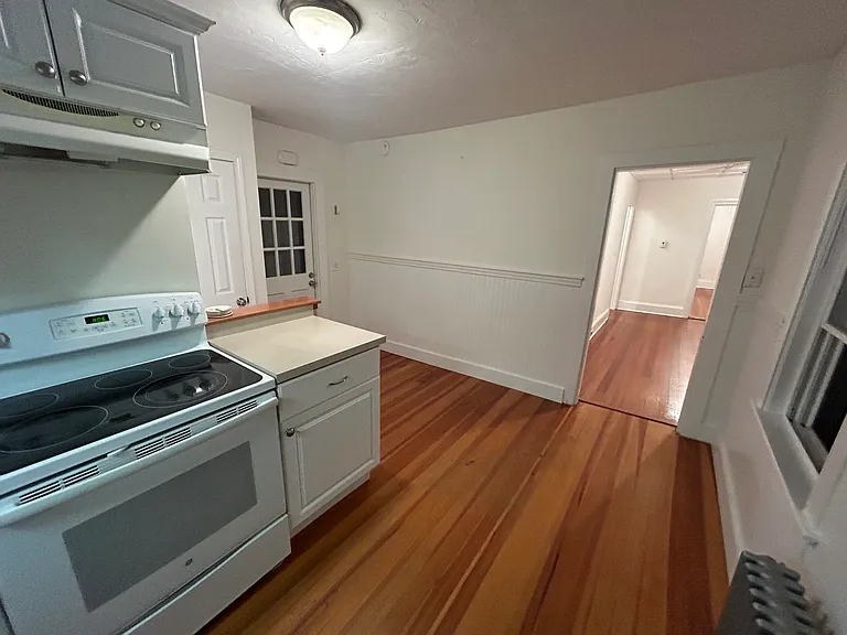47 Russell St #1 — Photo 10
