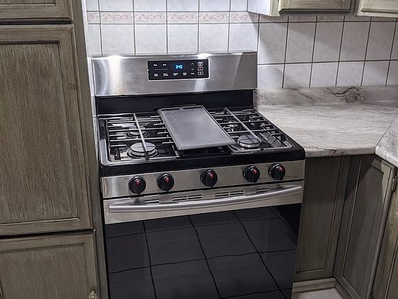 3rd image of 1733 W Farwell Ave Unit B