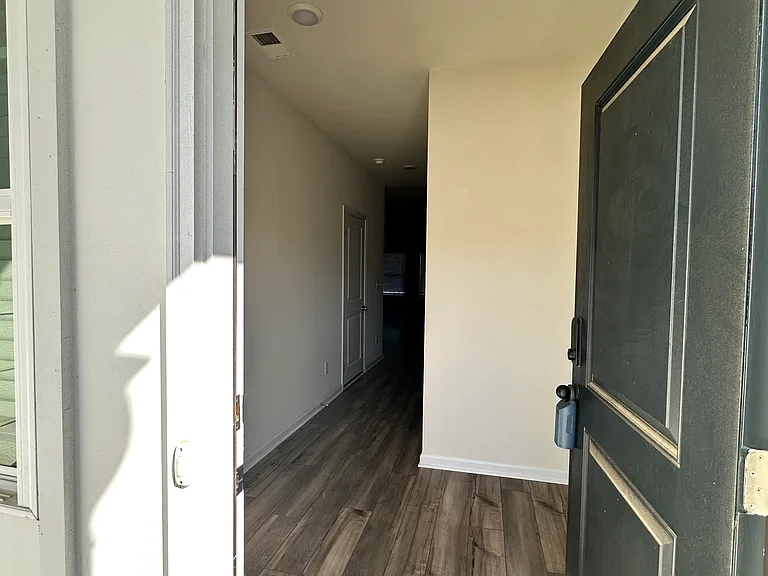 115 Buckingham Ln — Photo 13