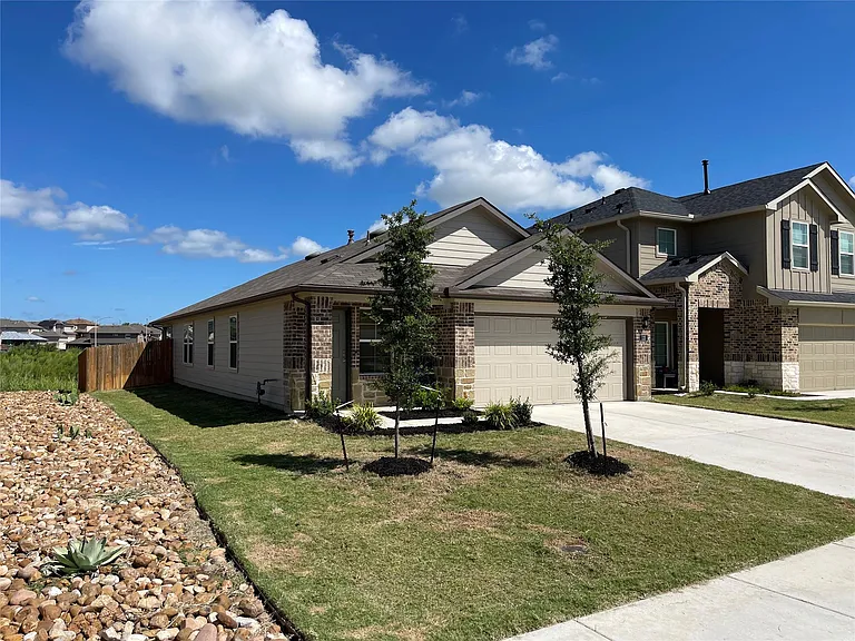 125 Calgary Ln — Photo 1