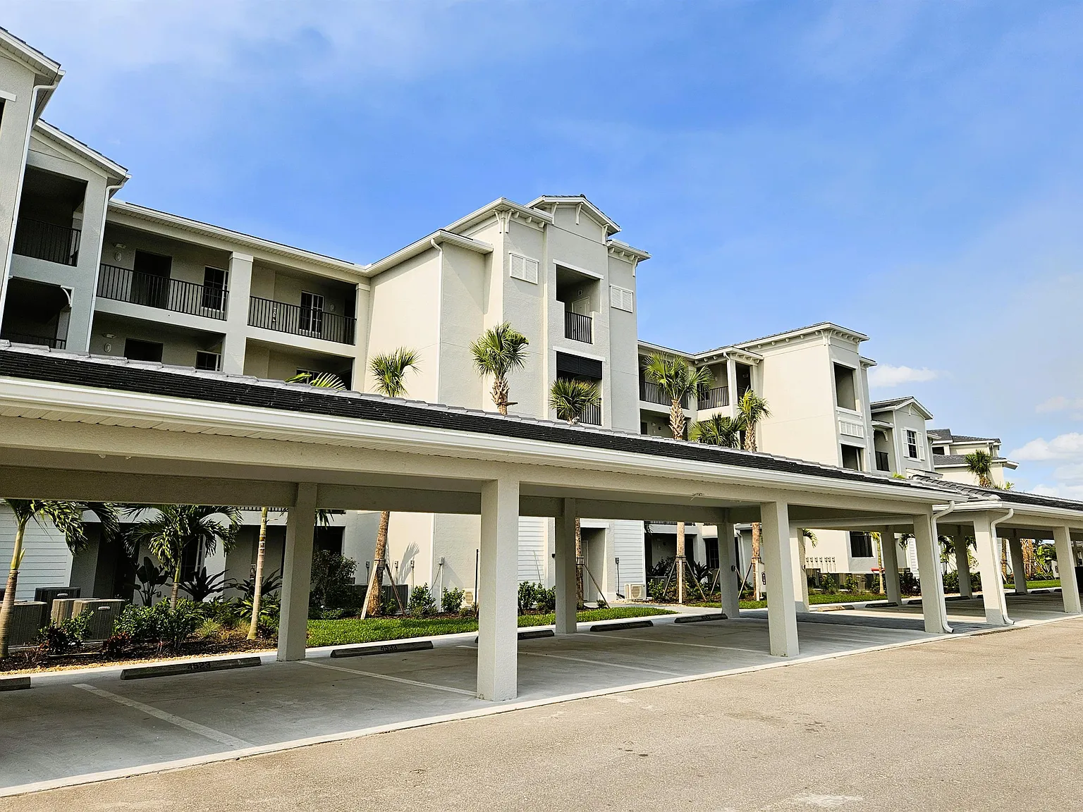 5715 Double Eagle Cir #4424 - The National - Ganim — Photo 2