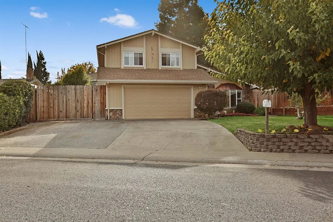 1659 Klamath River Dr photo 1