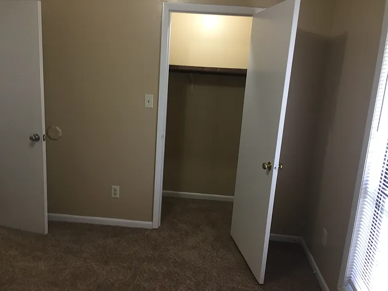 6448 Rockford Dr — Photo 9
