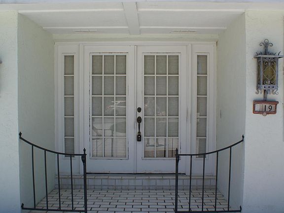 Home For Sale In Queens Cove