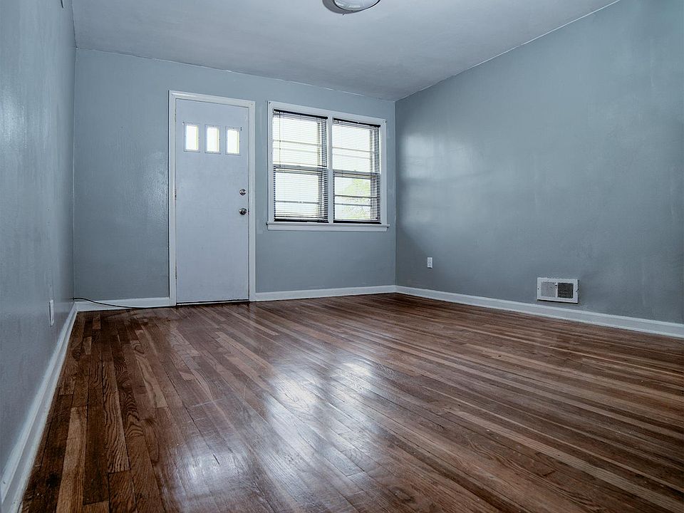 2nd image of 11 W 36th St #2