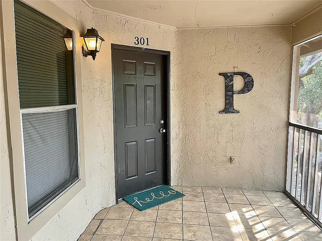 2 bed, 1019 sqft, $1,700 — Photo 2