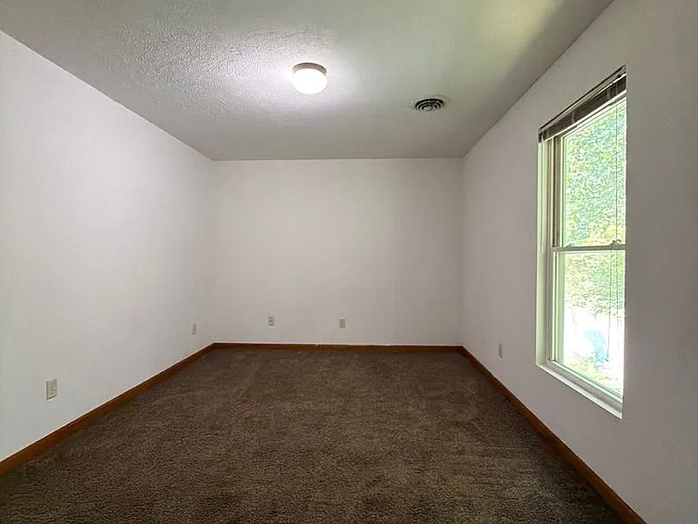 269 Woodridge Ct — Photo 11