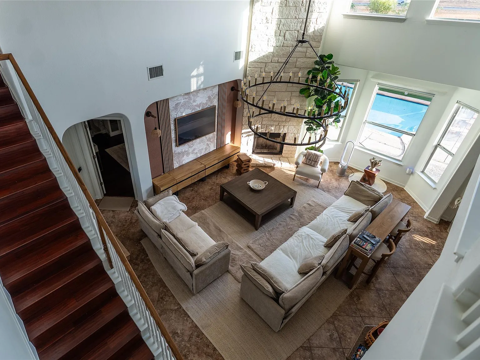 5 bed, 3.5 bath, 3597 sqft, $3,995 — Photo 4