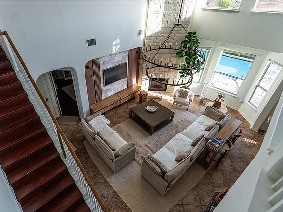 4th image of 1221 Laurel Oak Trl
