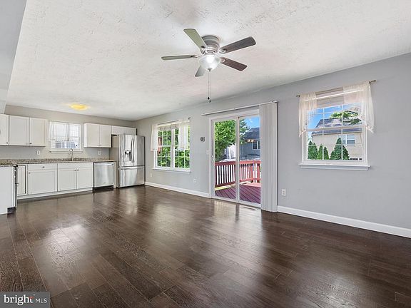 4th image of 133 Lillian Ave