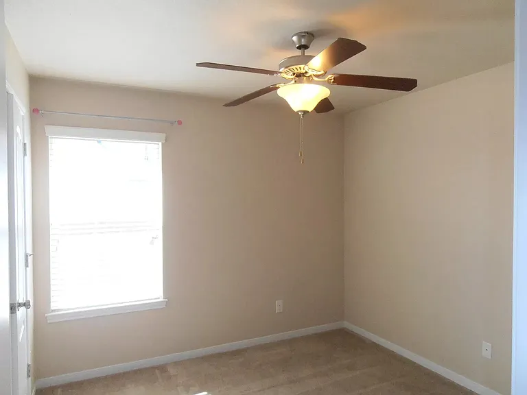 703 Hailie — Photo 14