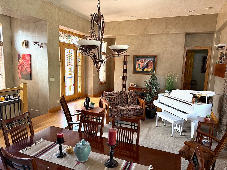 2nd image of 1576 W Phillips St #2