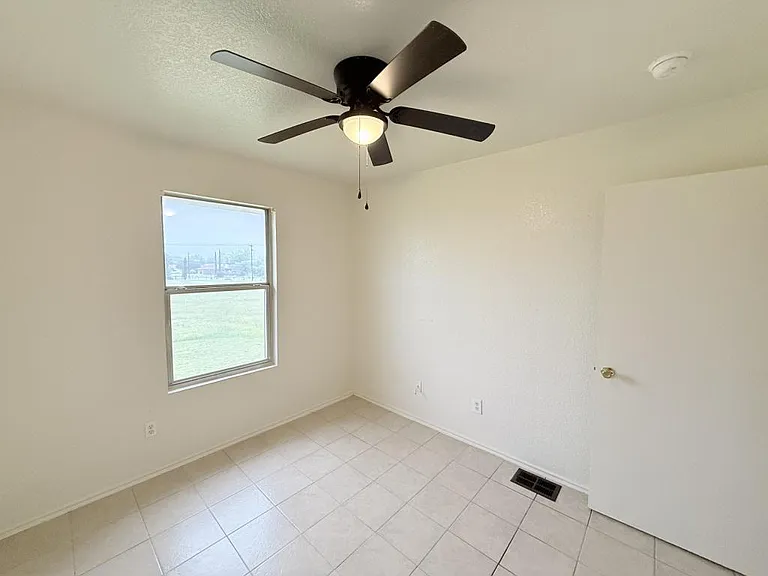 1210 Industrial Blvd #C — Photo 16