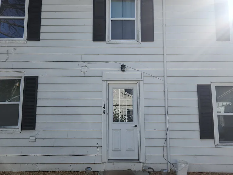 144-146 W Main St — Photo 1