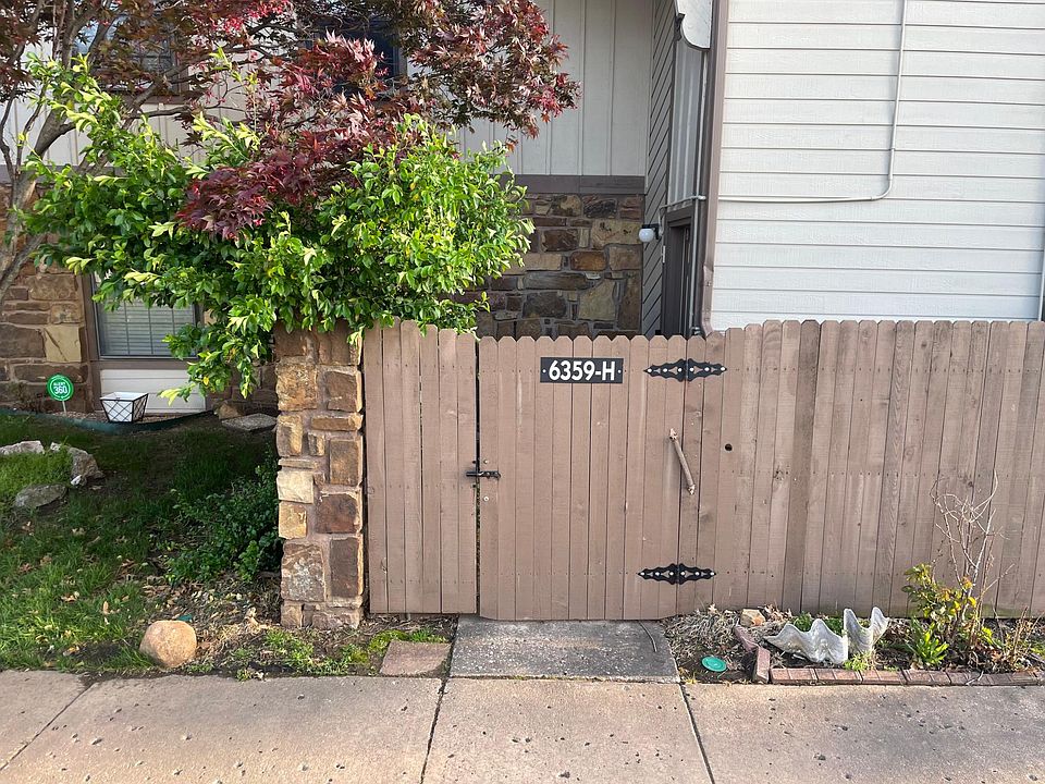 Private Gate & Court Yard