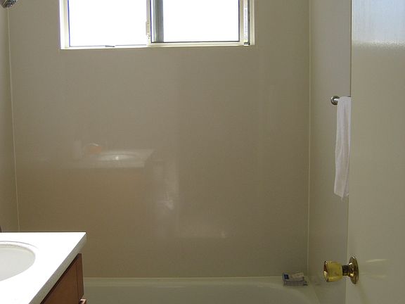 3rd image of 3970 Sutherland Dr