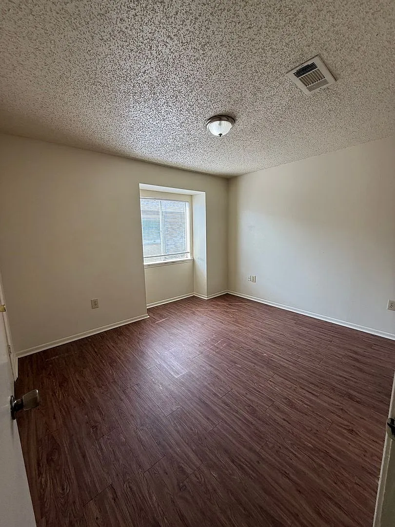 G2 8727 Granite — Photo 1
