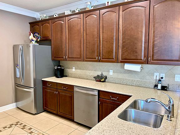 4th image of 8162 Enchantment Dr #1604
