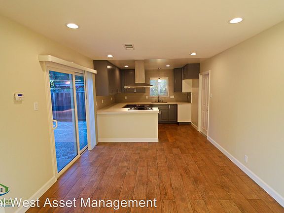 4th image of 4940 Wayland Ave