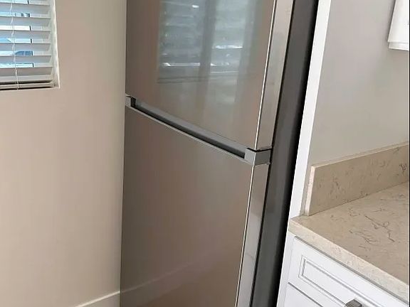 4th image of 900 W 3rd St #906