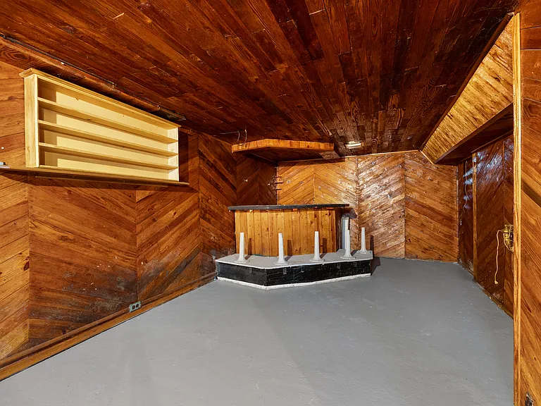 26080 Blumfield St — Photo 18